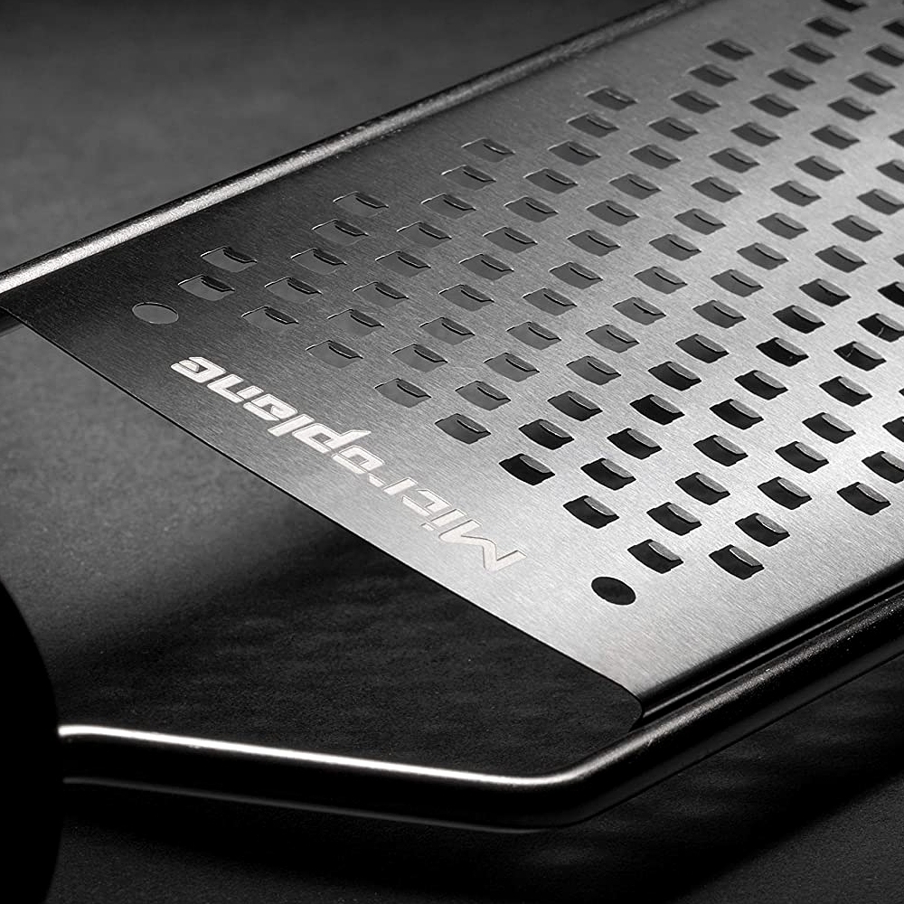Microplane - Coarse Grater - Black - Gourmet Series Microplane - Coarse Grater - Black - Gourmet Series