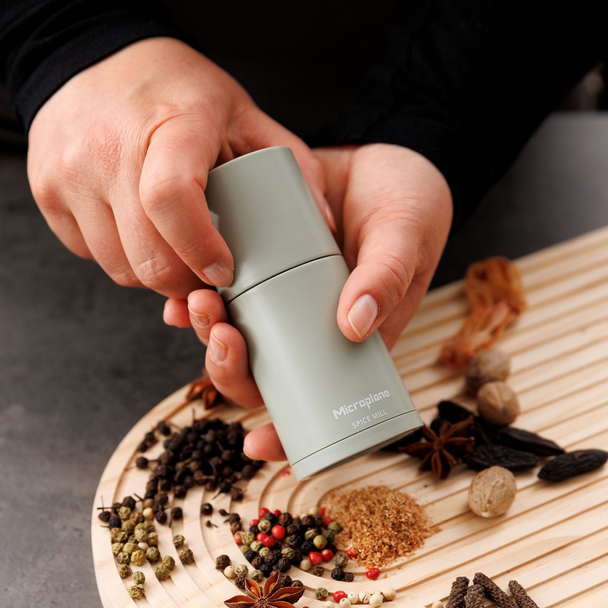 Microplane - Nutmeg mill 2in1 - Sage Green Microplane - Nutmeg mill 2in1 - Sage Green