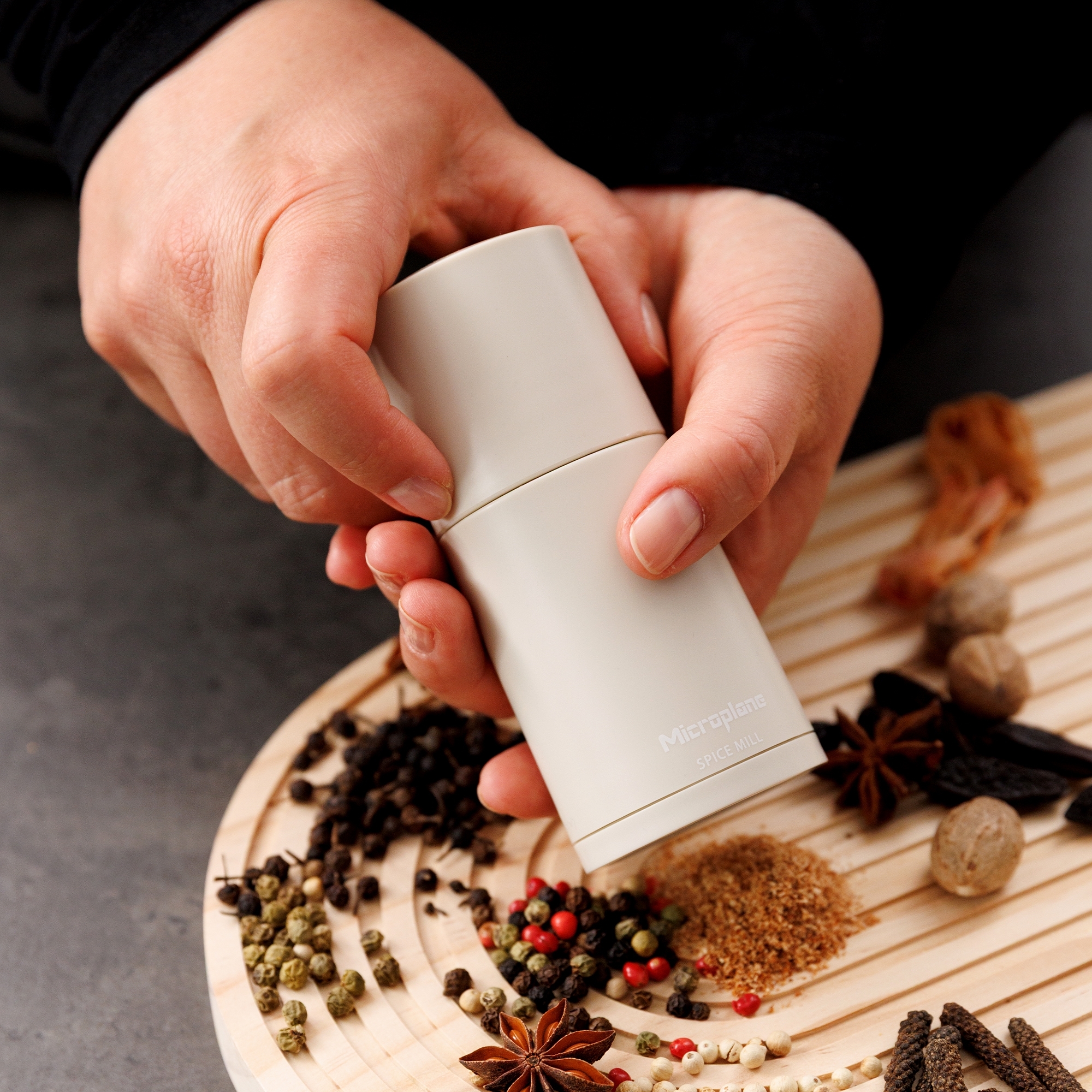 Microplane - Nutmeg mill 2in1 - Cashmere Beige Microplane - Nutmeg mill 2in1 - Cashmere Beige